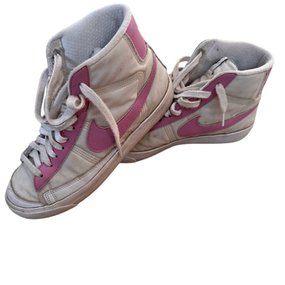 Nike Blazer Mid 77 Women's High-Top Sneakers‎ in Pink and White Size 6